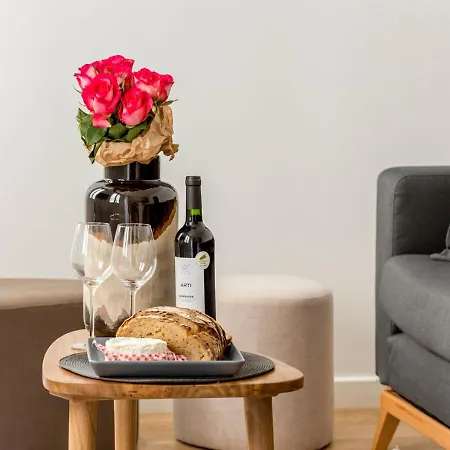 Elegance & Design Center Apartment